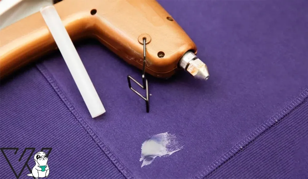 چگونه لکه چسب حرارتی را از روی لباس پاک کنیم